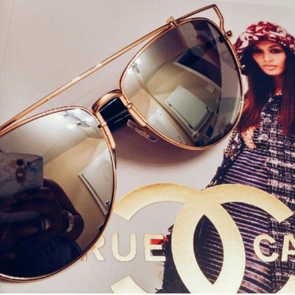 Accessories | Gold oversized mirrored aviators - Picture 3 of 3